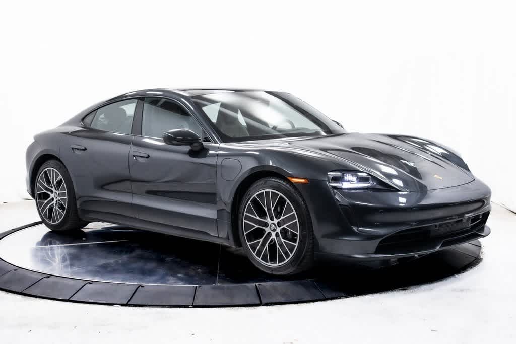 Thumbnail: 2022 Porsche Taycan - 9