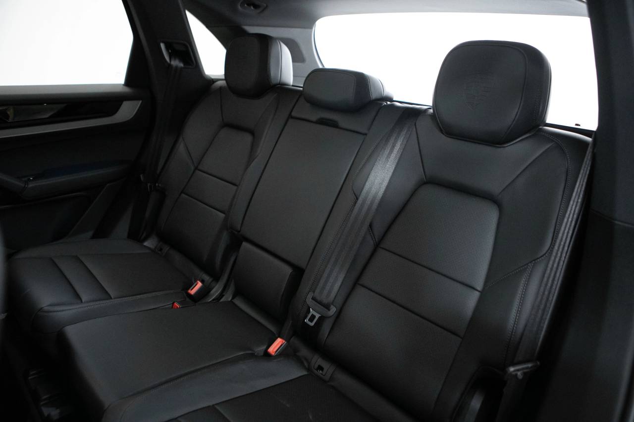 Thumbnail: 2026 Porsche Cayenne - 37