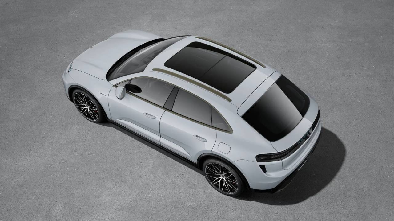 Thumbnail: 2026 Porsche Macan - 4