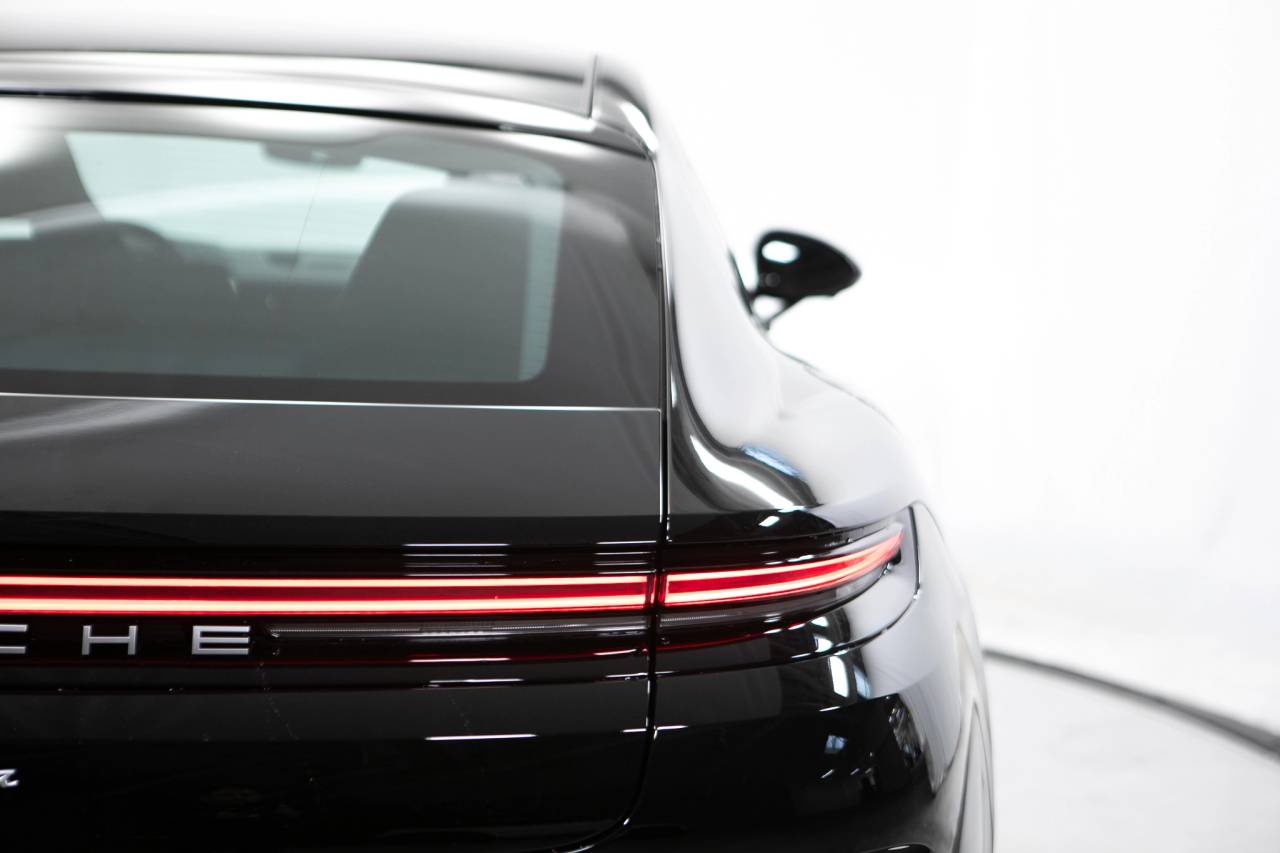 Thumbnail: 2026 Porsche Panamera - 18