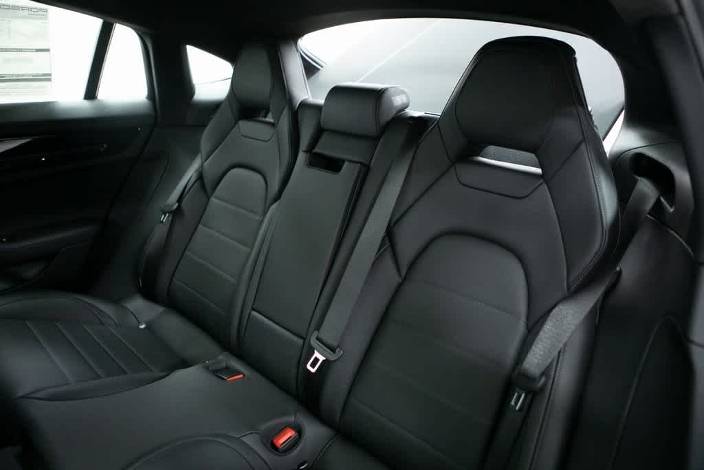 Thumbnail: 2025 Porsche Panamera - 33