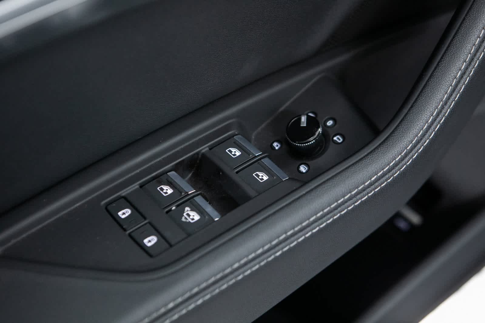 Thumbnail: 2022 Audi e-tron - 18