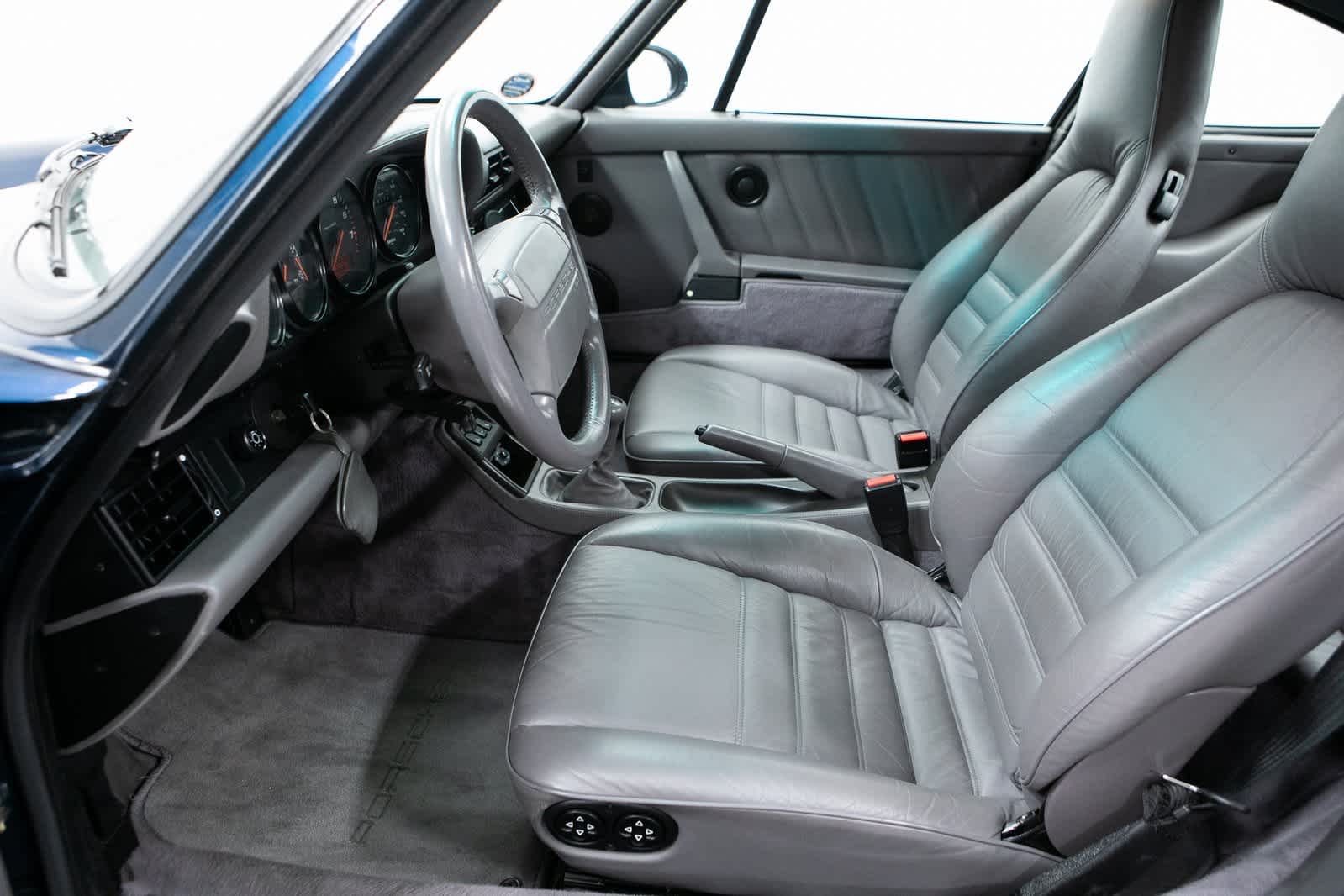 Thumbnail: 1992 Porsche 911 - 16