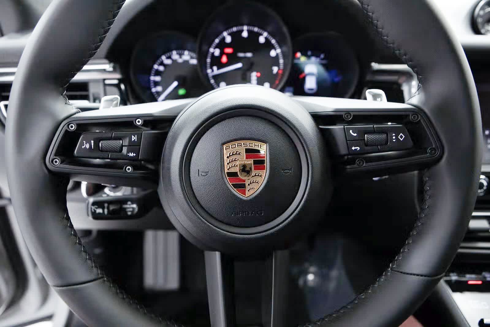 Thumbnail: 2026 Porsche Macan - 14