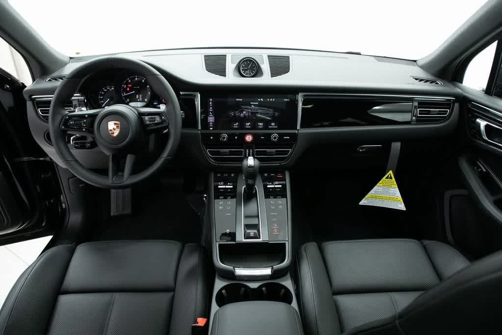 Thumbnail: 2025 Porsche Macan - 13