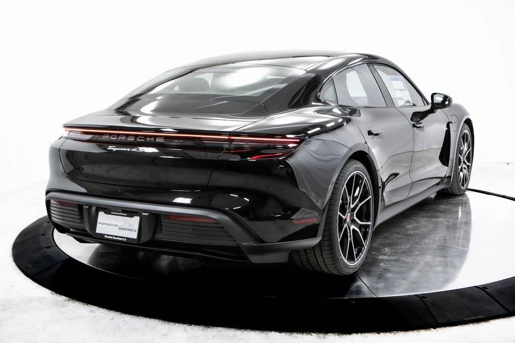 Thumbnail: 2025 Porsche Taycan - 7