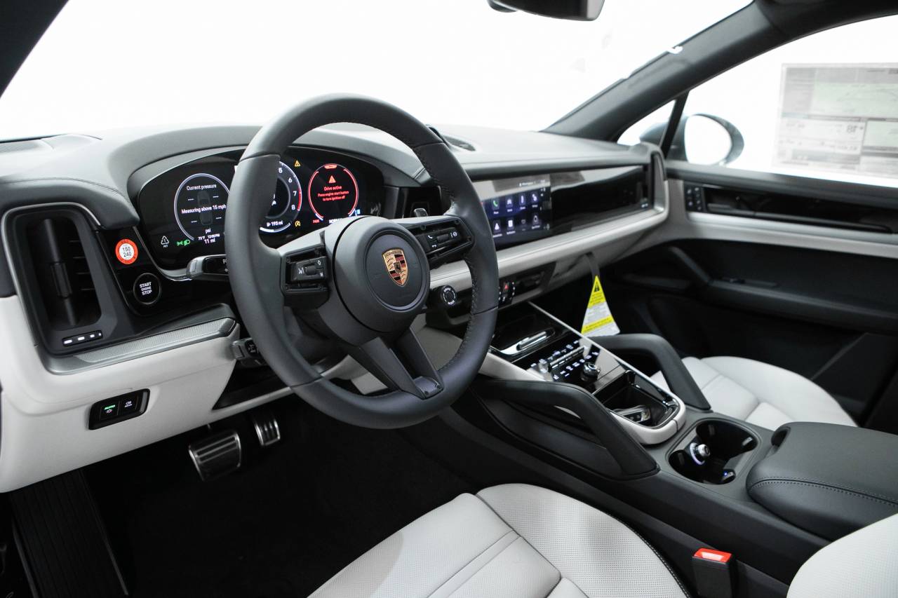 Thumbnail: 2026 Porsche Cayenne - 4