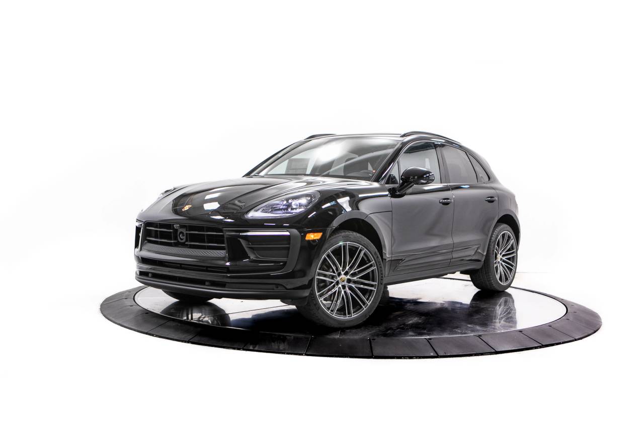 Thumbnail: 2026 Porsche Macan - 1