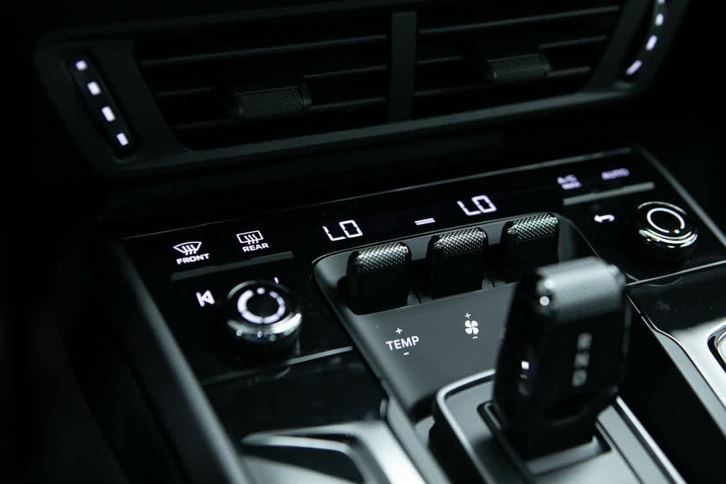 Thumbnail: 2025 Porsche 911 - 23