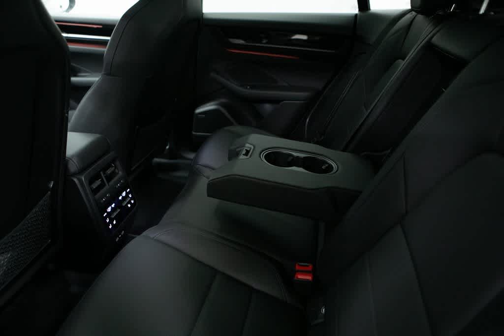 Thumbnail: 2025 Porsche Macan - 34