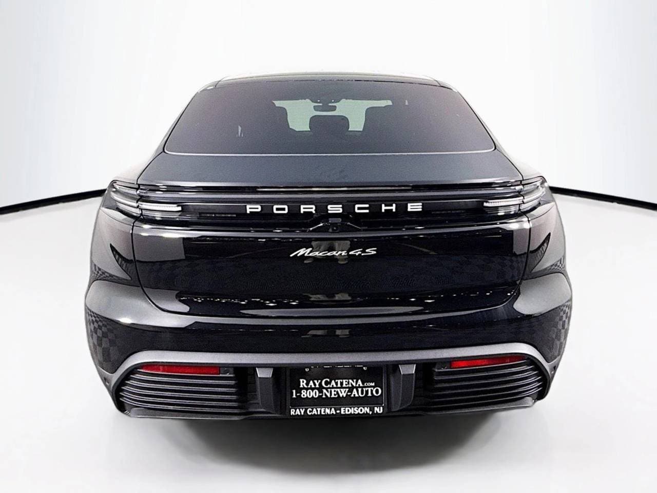 Thumbnail: 2025 Porsche Macan - 10