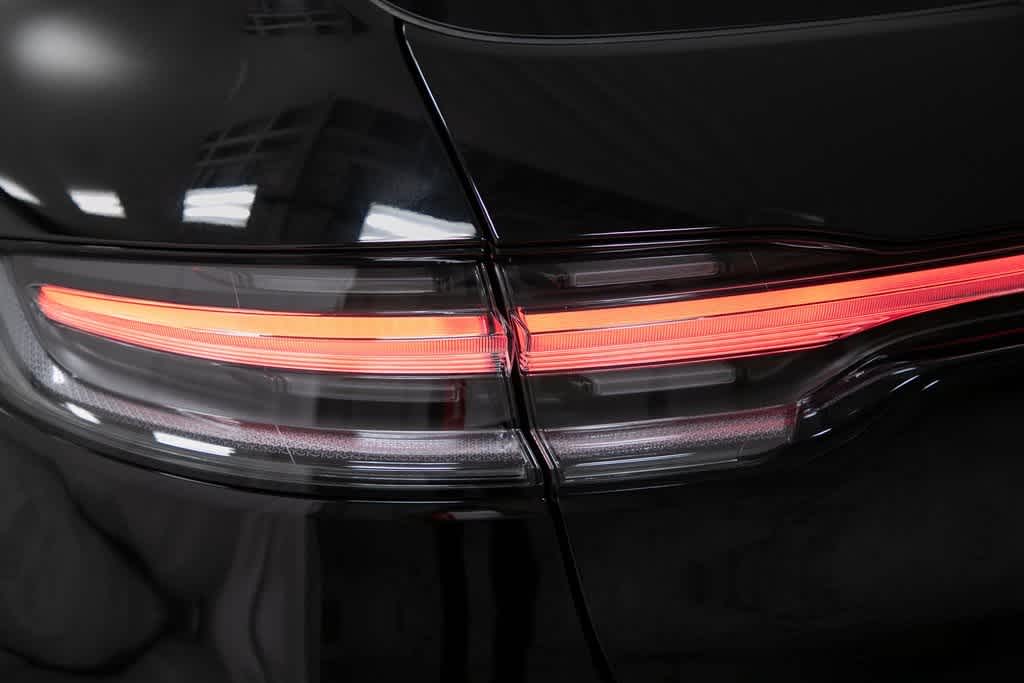 Thumbnail: 2025 Porsche Macan - 35
