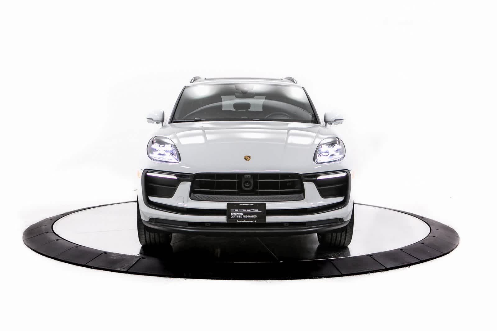 Thumbnail: 2024 Porsche Macan - 10