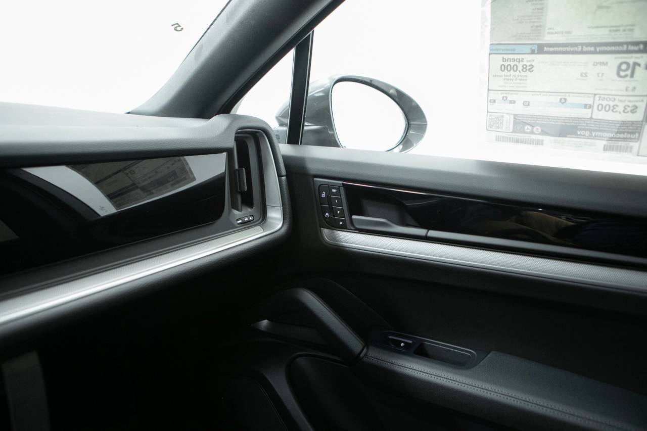 Thumbnail: 2026 Porsche  - 34