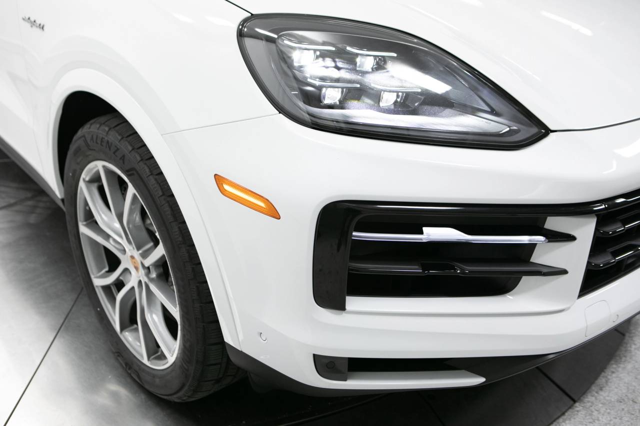 Thumbnail: 2026 Porsche Cayenne - 12