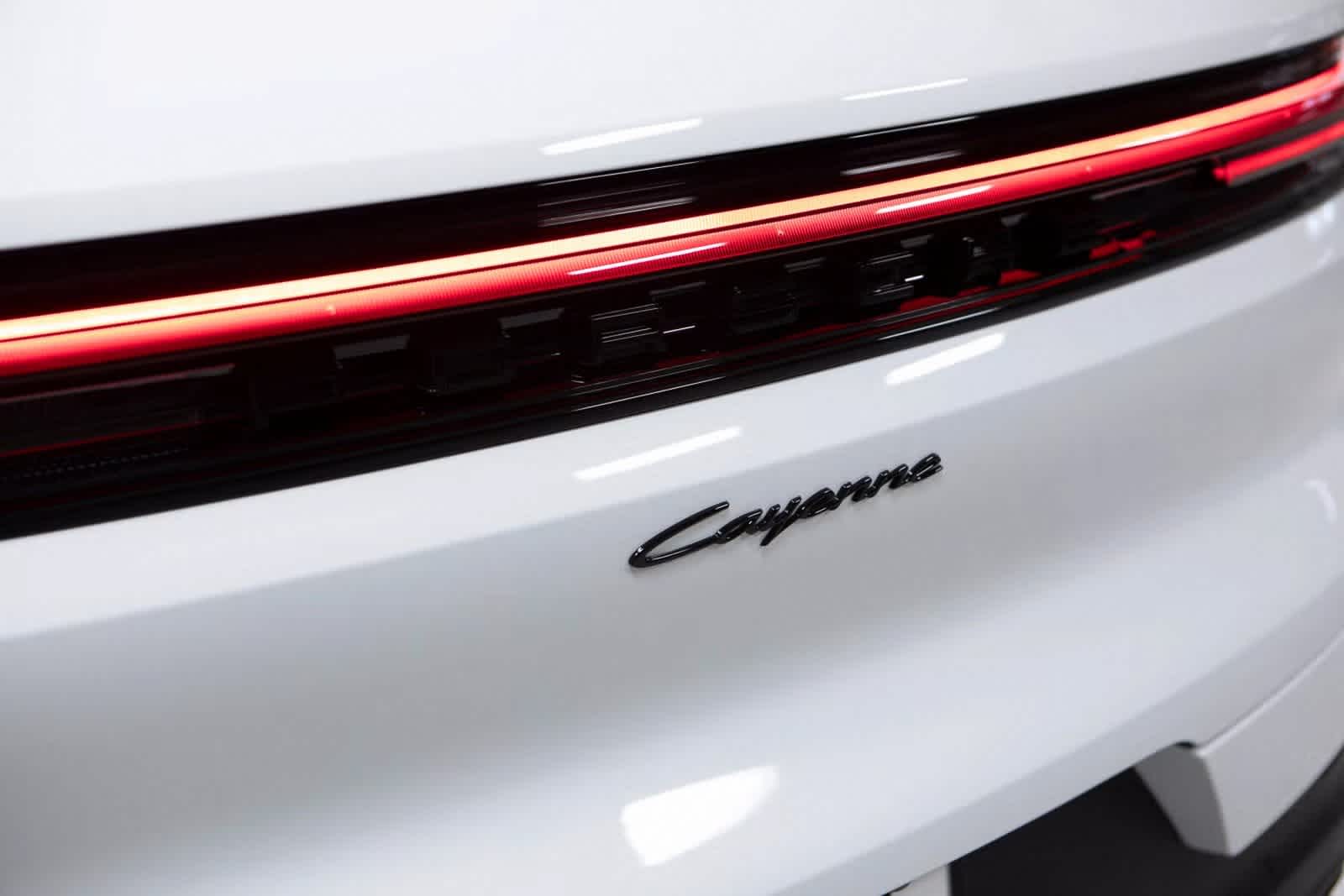 Thumbnail: 2025 Porsche Cayenne - 34