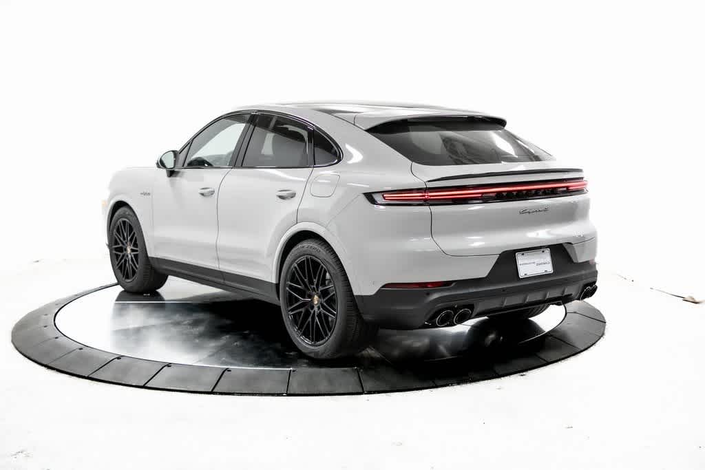 Thumbnail: 2025 Porsche  - 3