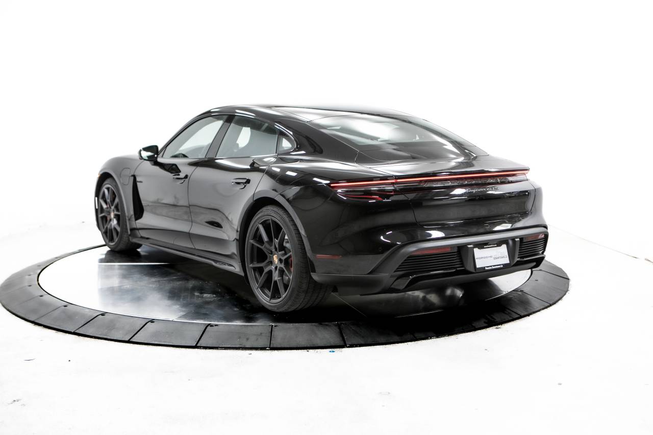 Thumbnail: 2025 Porsche Taycan - 3