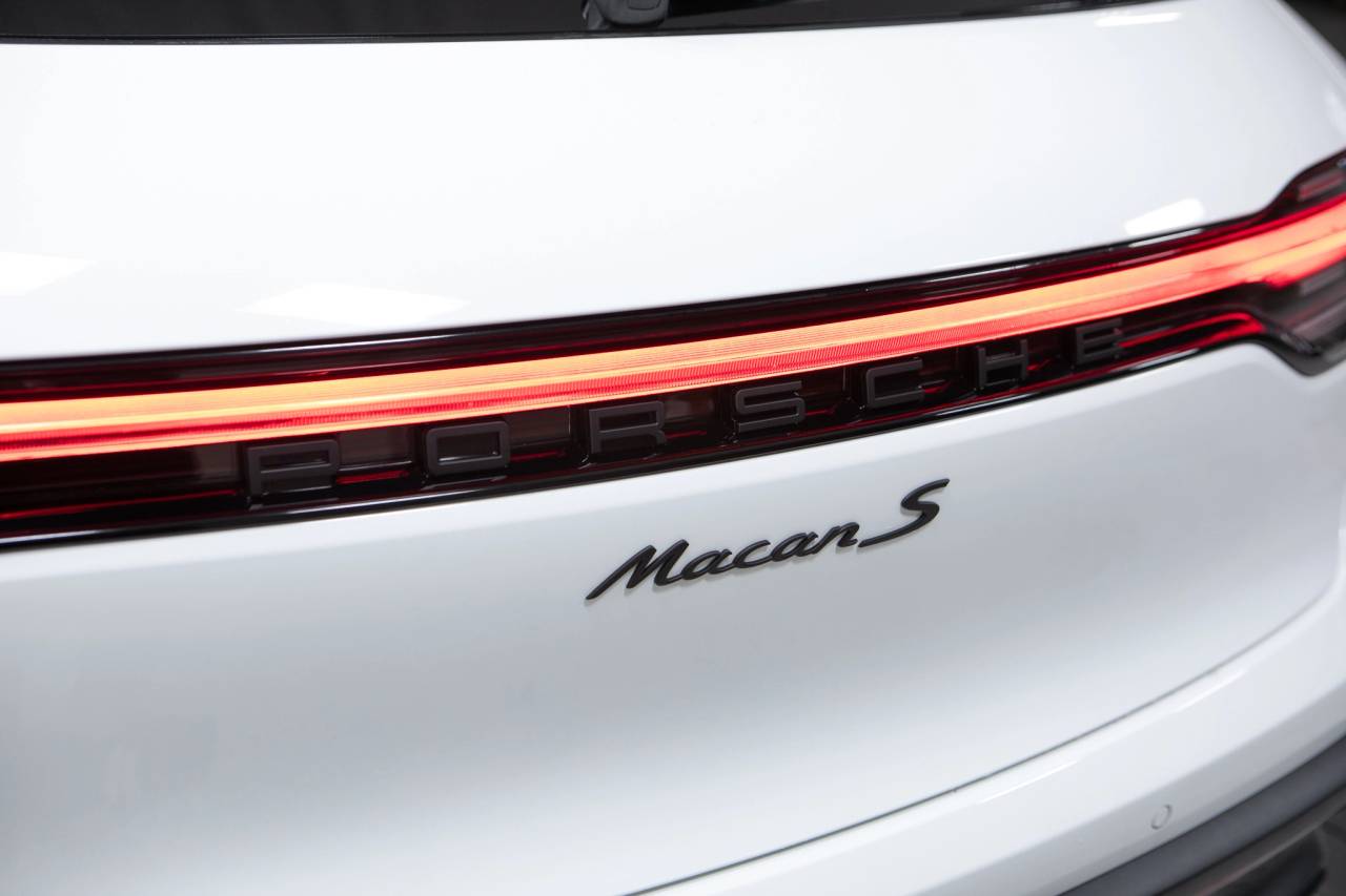 Thumbnail: 2026 Porsche Macan - 15