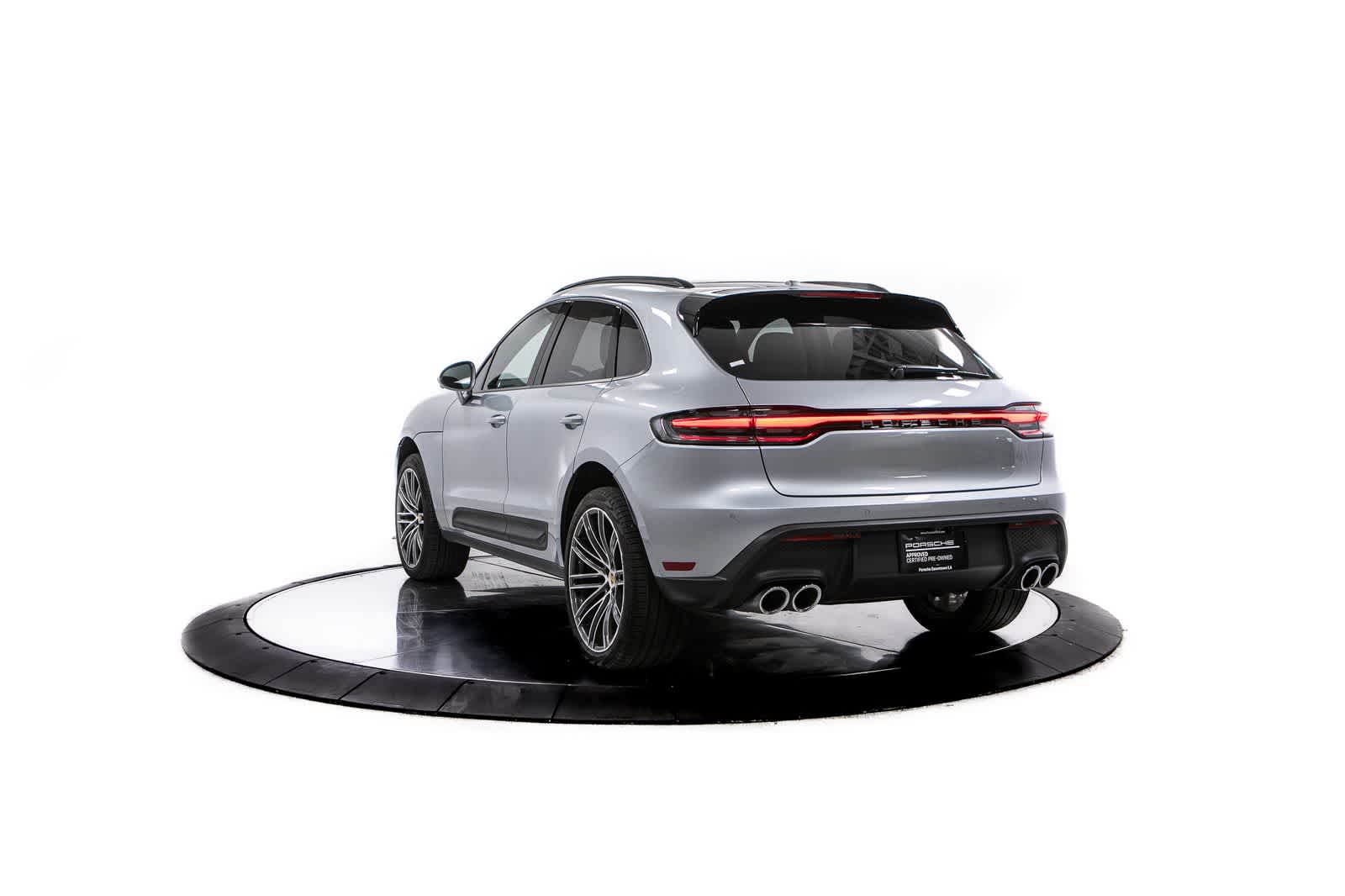 Thumbnail: 2026 Porsche Macan - 3