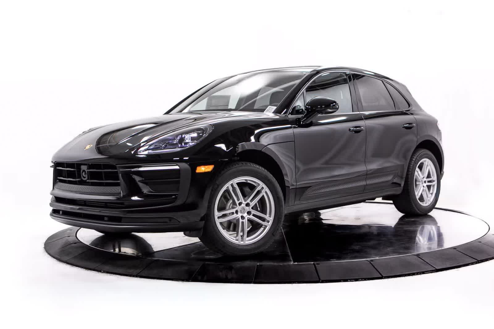 Thumbnail: 2026 Porsche Macan - 1