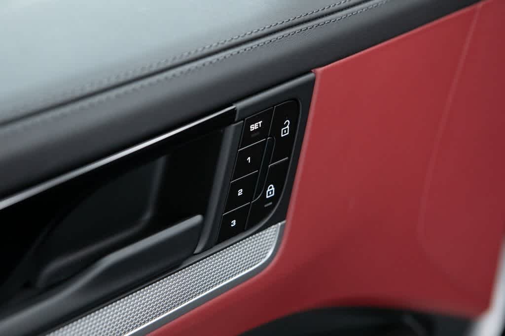 Thumbnail: 2024 Porsche Cayenne - 23
