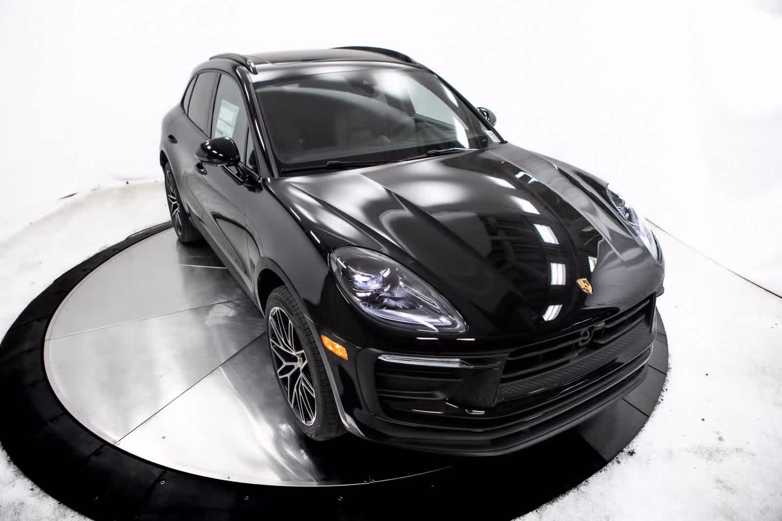 Thumbnail: 2025 Porsche Macan - 39