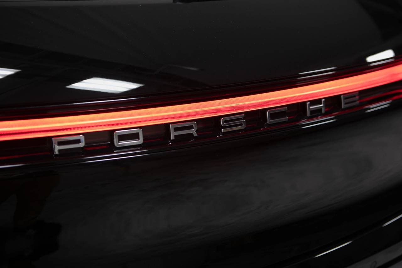 Thumbnail: 2026 Porsche Macan - 15