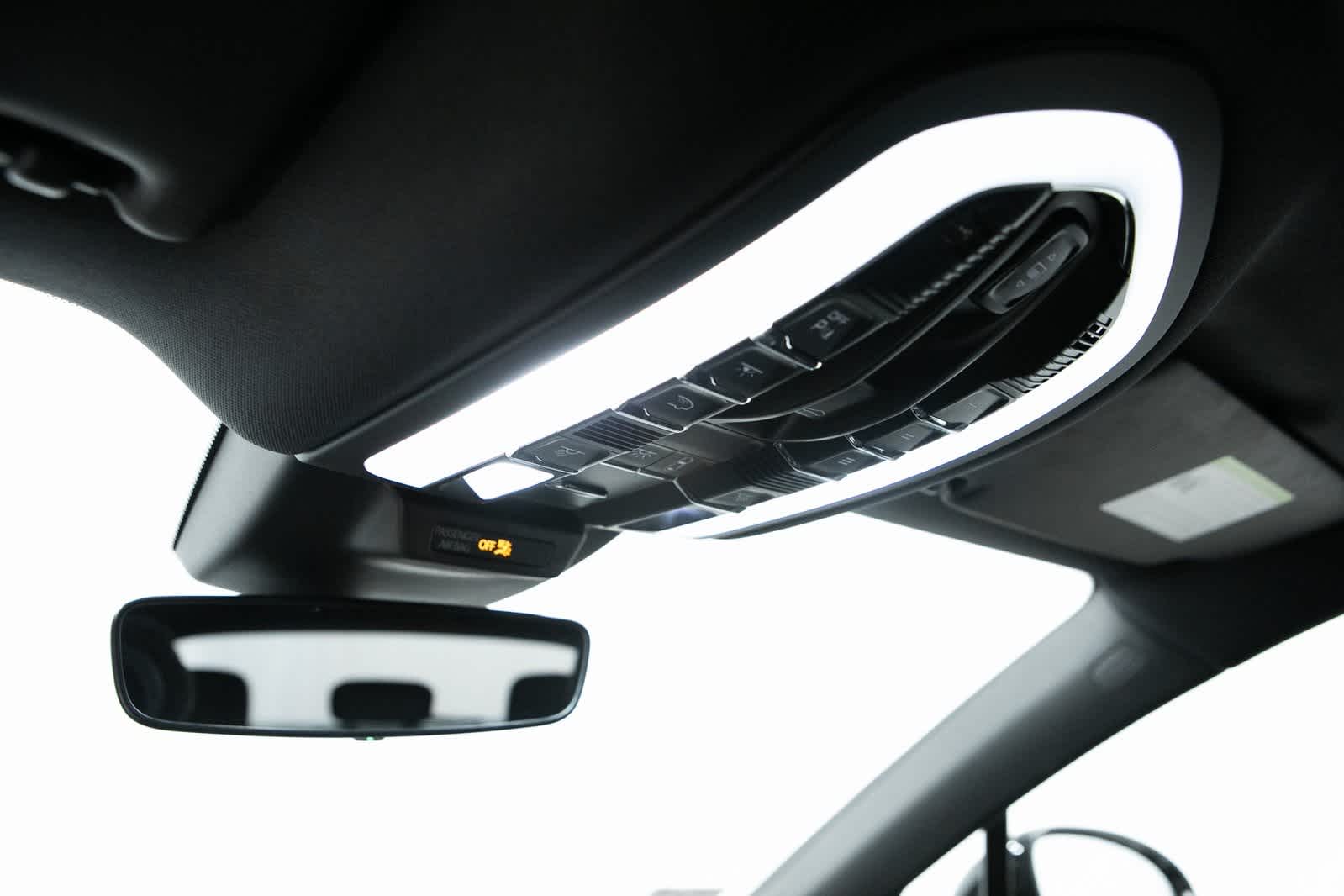 Thumbnail: 2025 Porsche Macan - 26