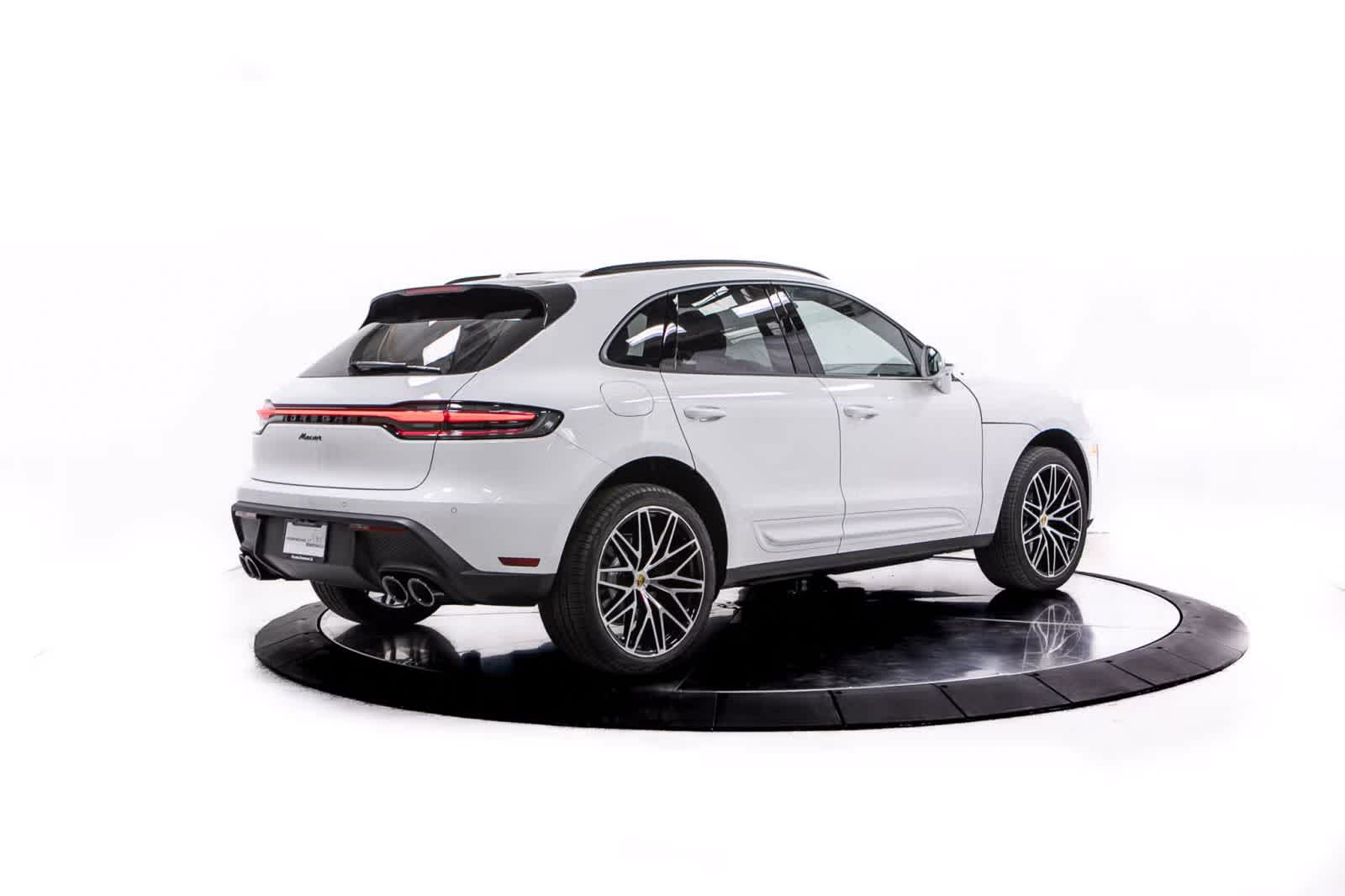 Thumbnail: 2026 Porsche Macan - 7