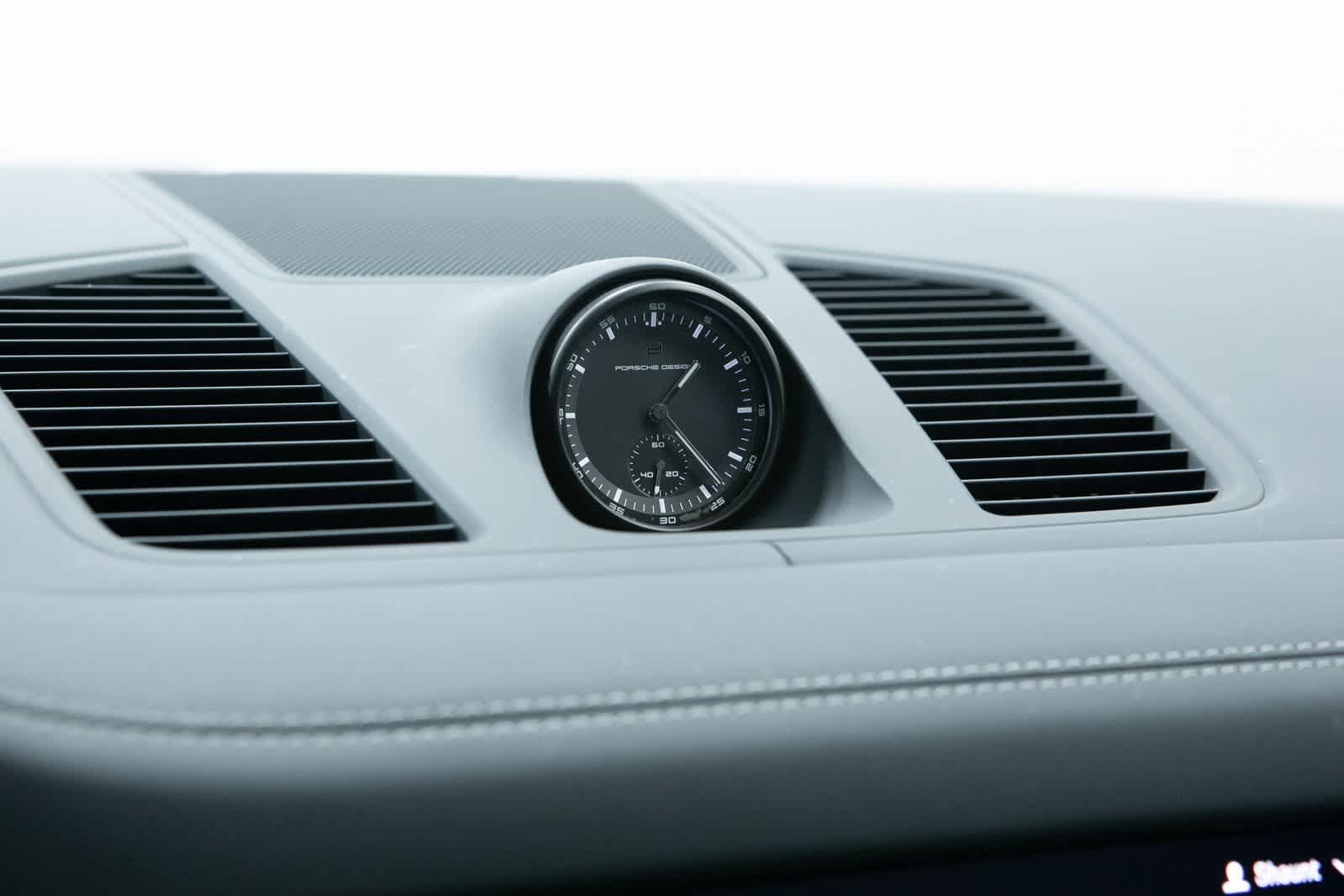 Thumbnail: 2023 Porsche Cayenne - 25