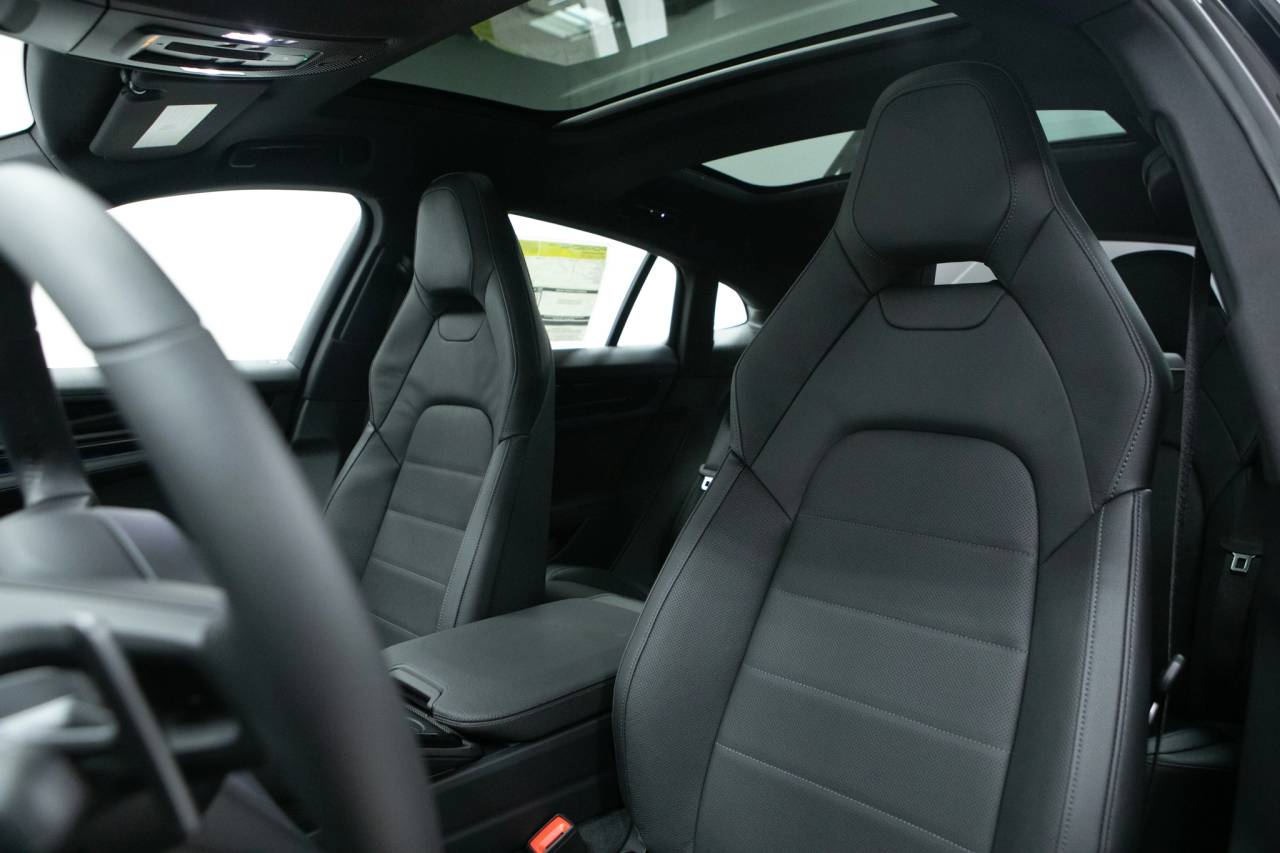 Thumbnail: 2026 Porsche Panamera - 5