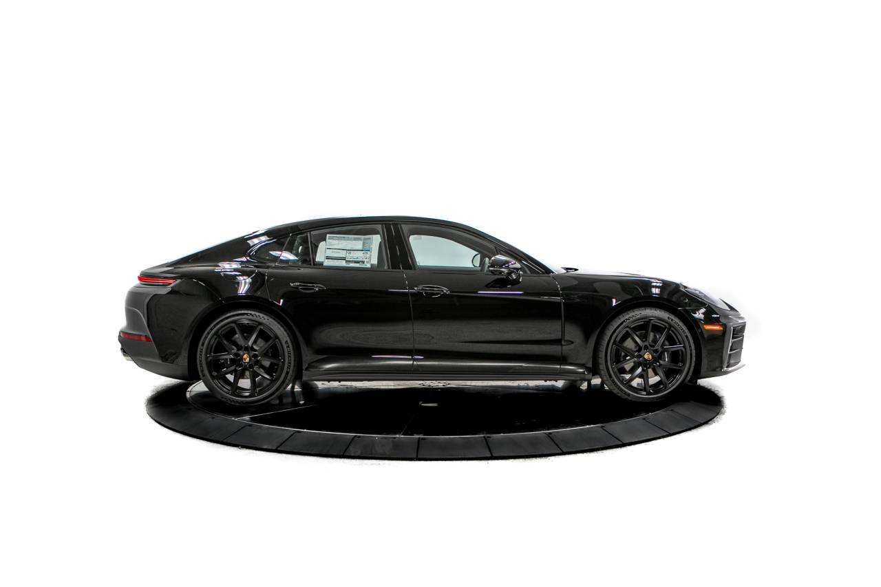 Thumbnail: 2026 Porsche Panamera - 8