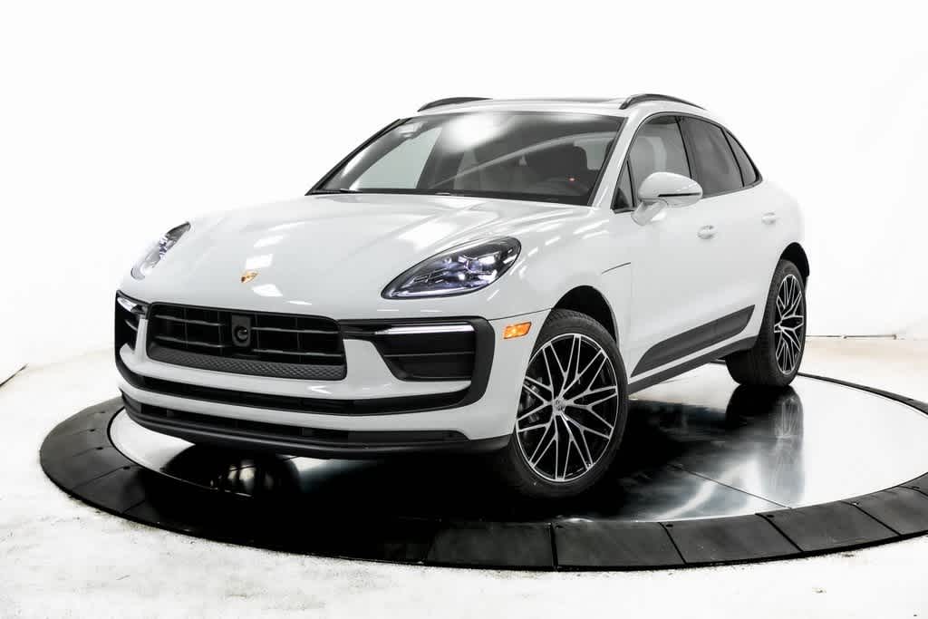 Thumbnail: 2025 Porsche Macan - 1