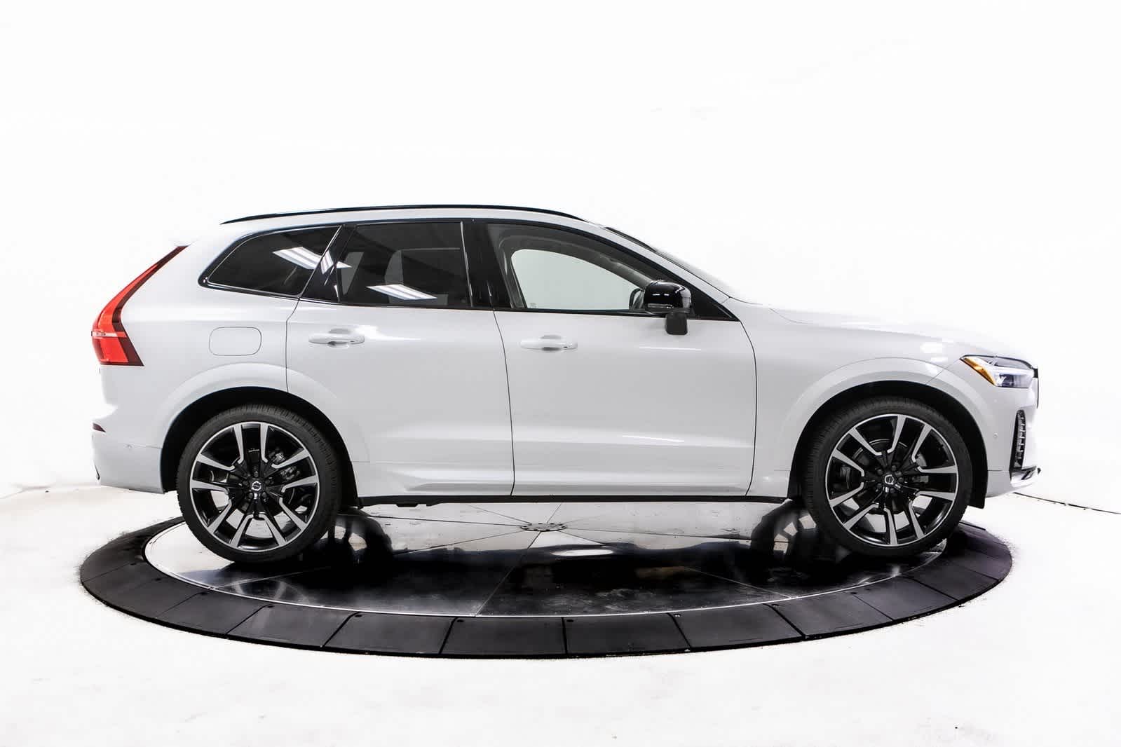Thumbnail: 2024 Volvo XC60 - 8
