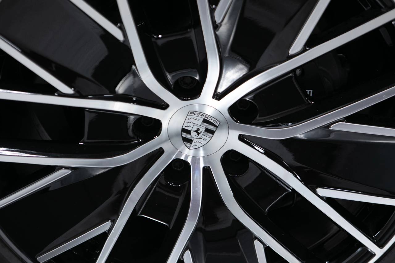 Thumbnail: 2026 Porsche Macan - 11