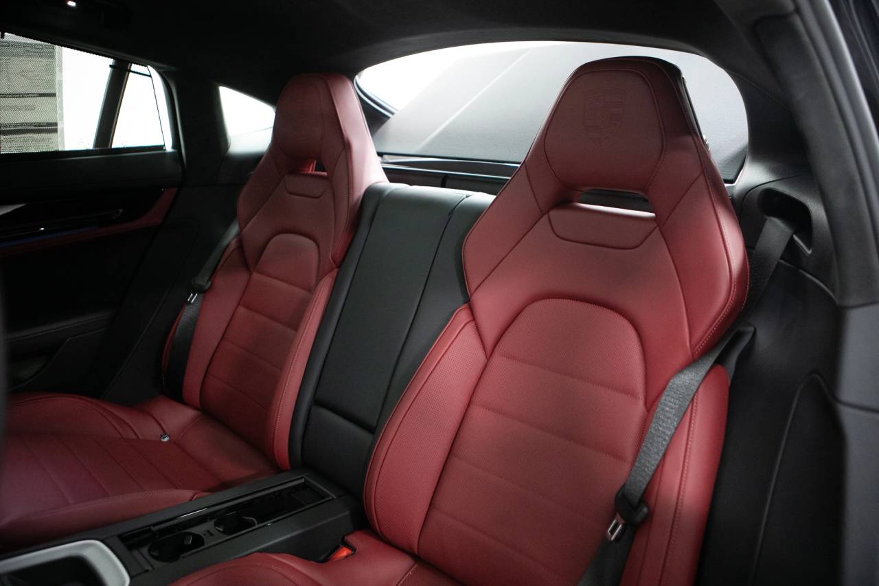 Thumbnail: 2026 Porsche Panamera - 37