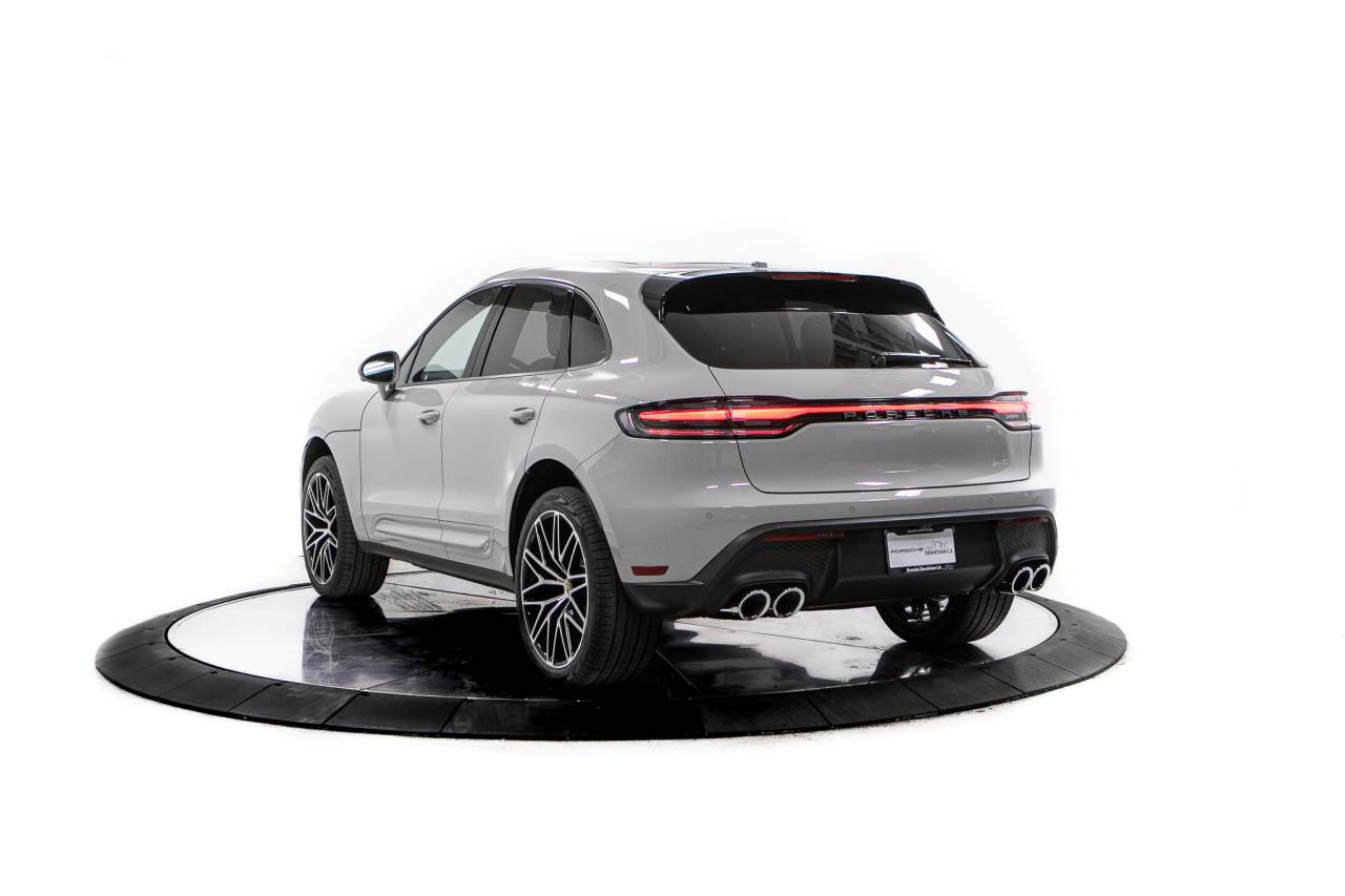 Thumbnail: 2026 Porsche Macan - 3