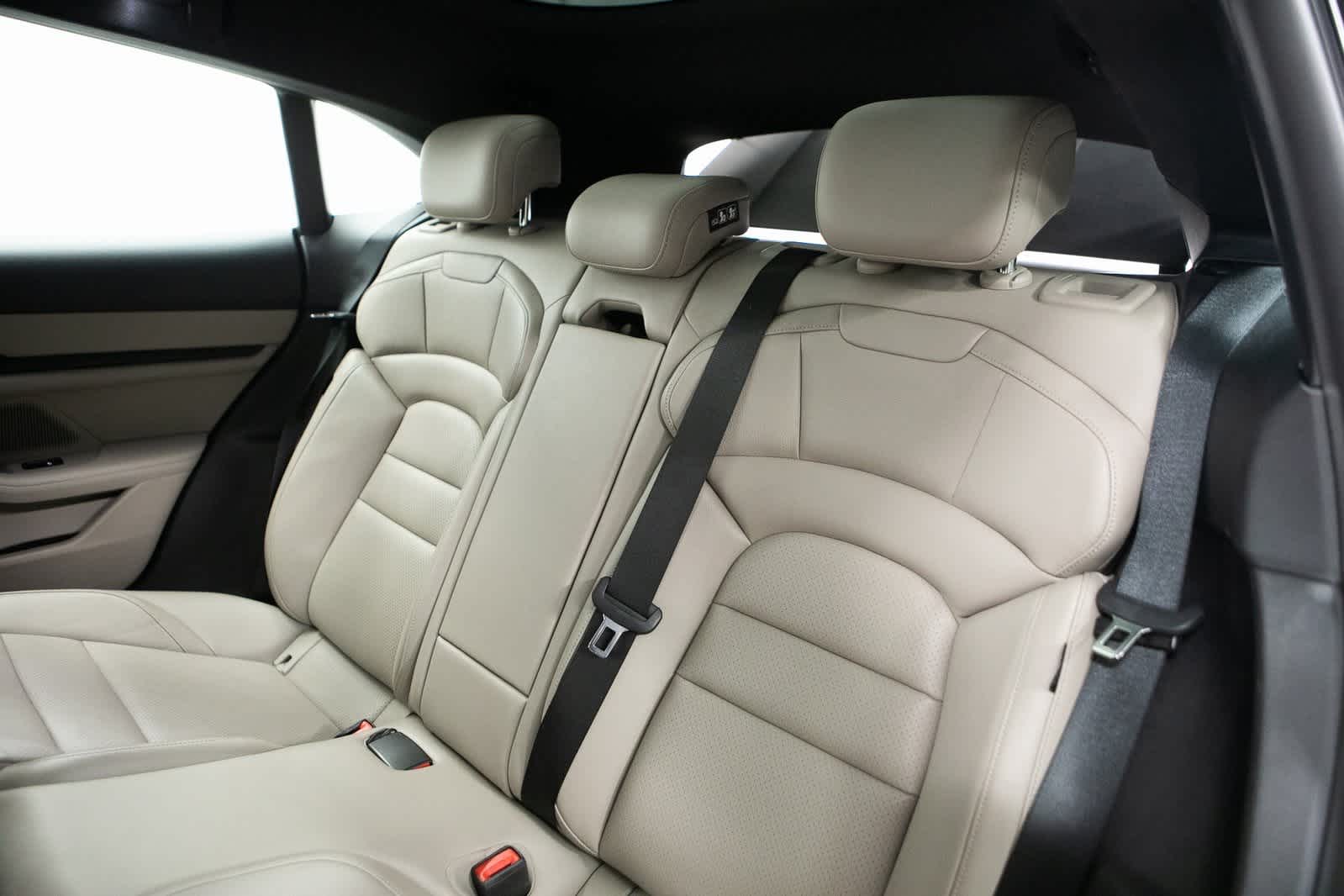 Thumbnail: 2023 Porsche Taycan - 29