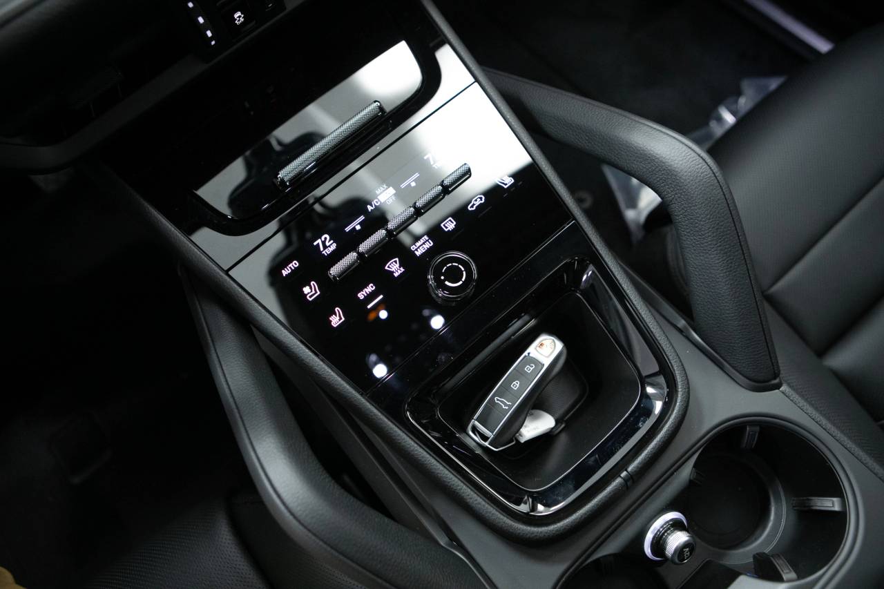 Thumbnail: 2026 Porsche Cayenne - 29