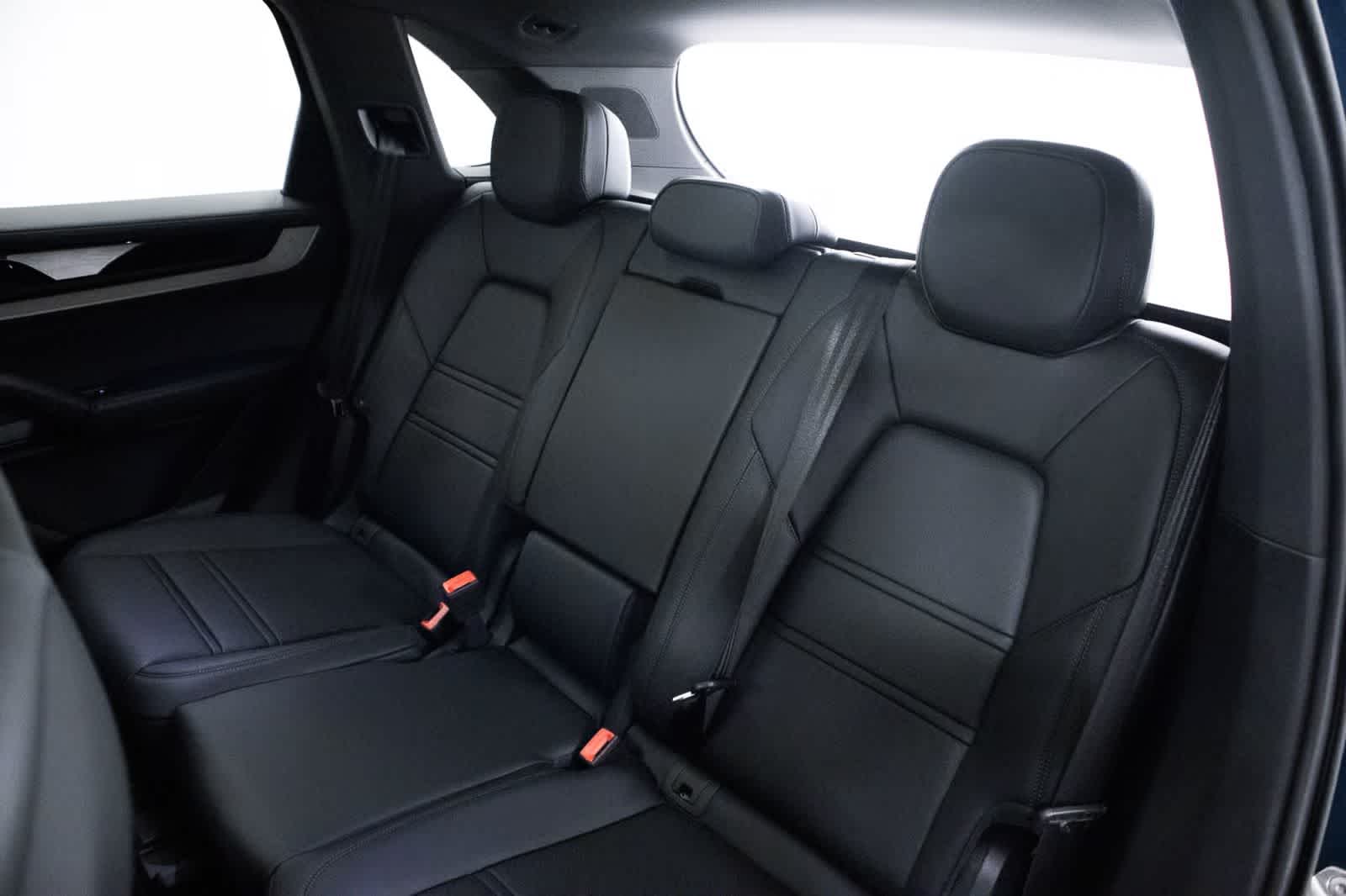 Thumbnail: 2025 Porsche Cayenne - 35