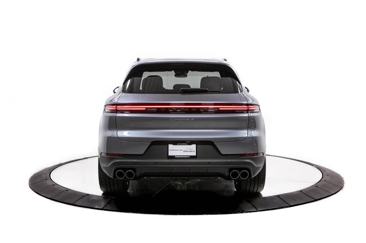 Thumbnail: 2026 Porsche Cayenne - 6