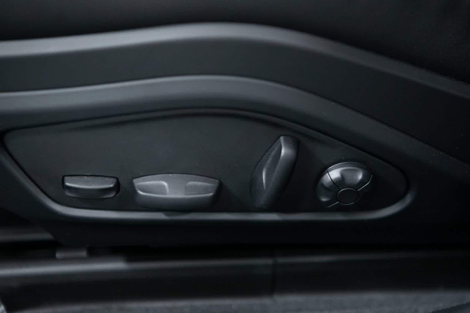 Thumbnail: 2023 Porsche Panamera - 17