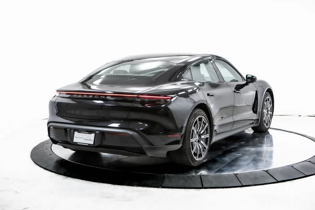 Thumbnail: 2022 Porsche Taycan - 7
