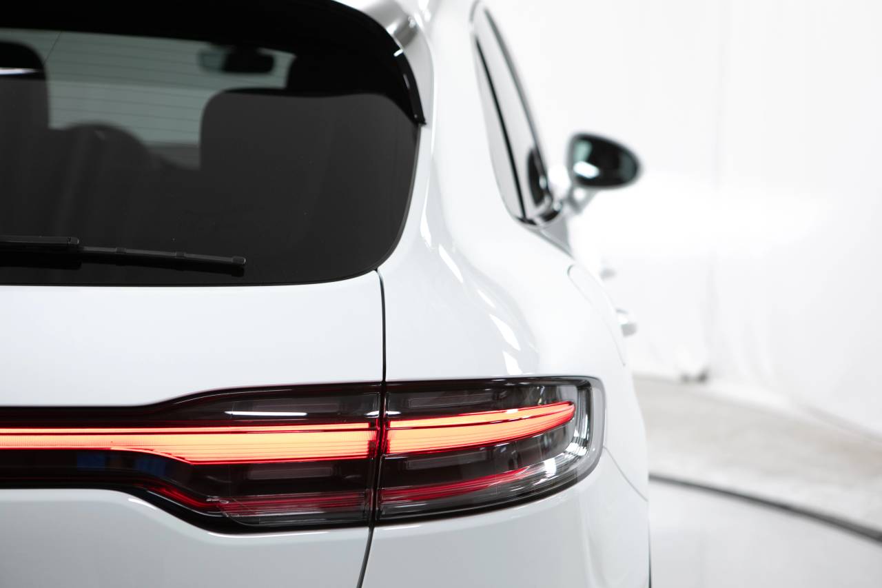 Thumbnail: 2025 Porsche Macan - 20