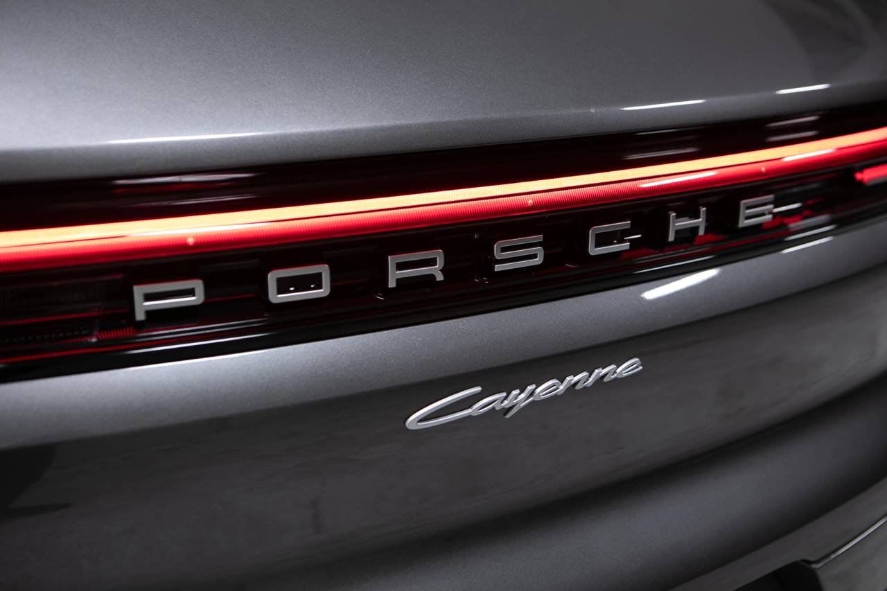 Thumbnail: 2026 Porsche Cayenne - 15