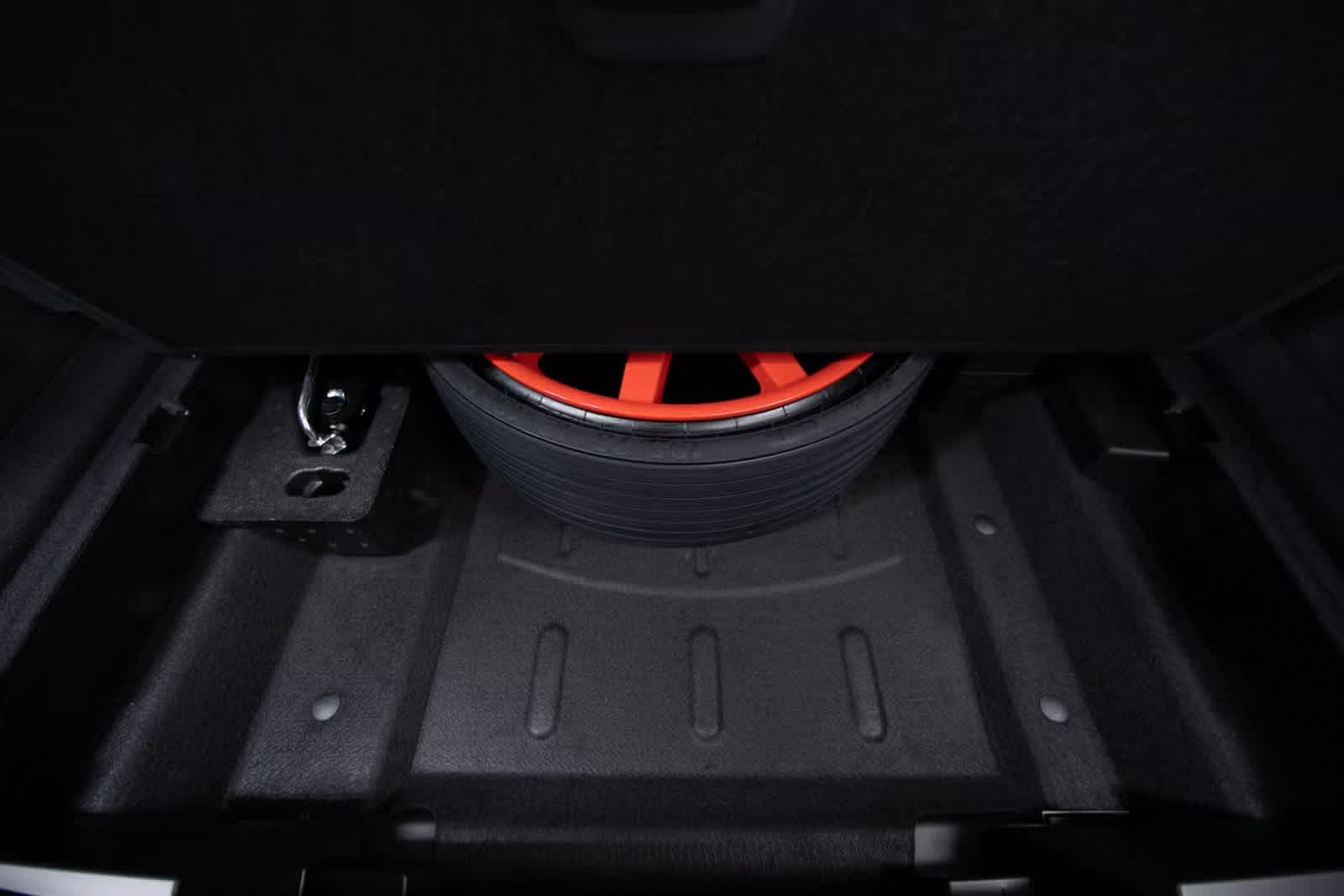 Thumbnail: 2025 Porsche Macan - 32