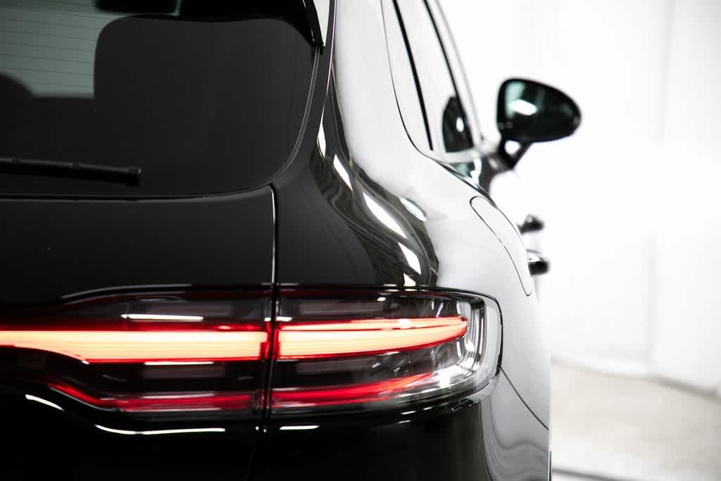 Thumbnail: 2025 Porsche Macan - 39
