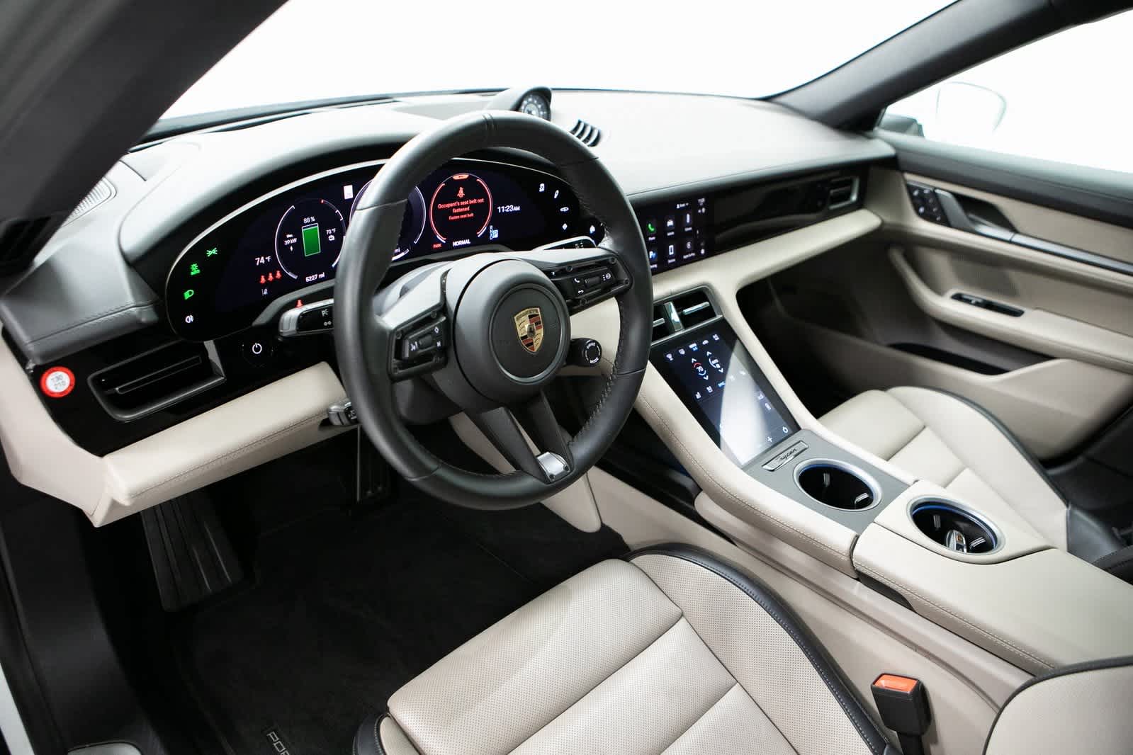 2025 Porsche Taycan Base photo 4