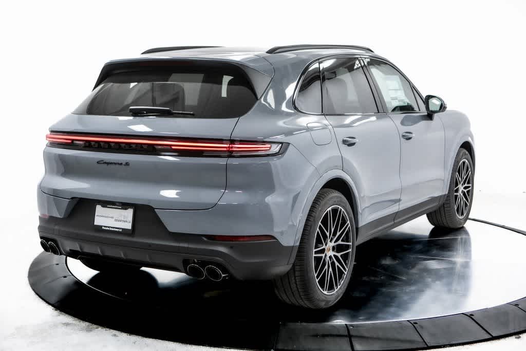 Thumbnail: 2025 Porsche Cayenne - 7
